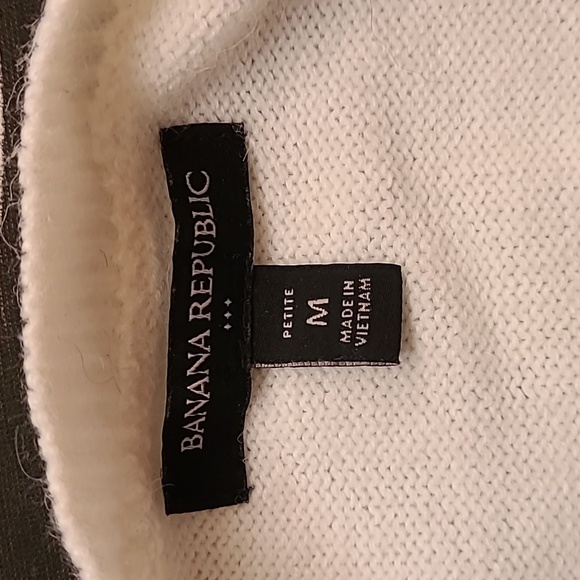 Banana Republic Cream Women's Crew Neck Sweater Size M Petite - Picture 6 of 7